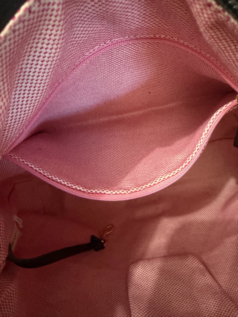 Dooney & Bourke - Picture 4 of 6